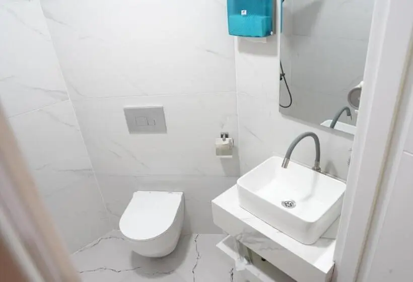 Chambre Economy, Kochana