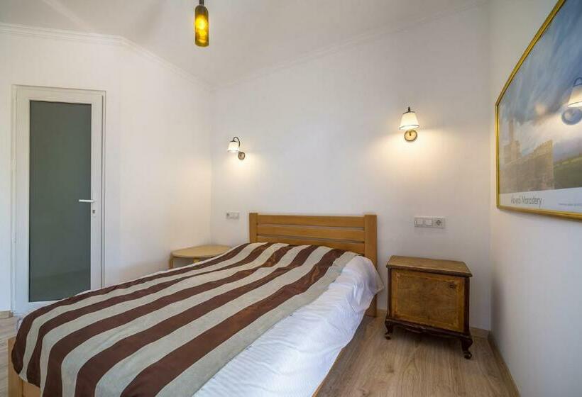 اتاق استاندارد با چشمانداز باغ, Chateau Napareuli