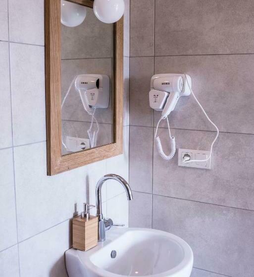 اتاق استاندارد با چشمانداز باغ, Chateau Napareuli