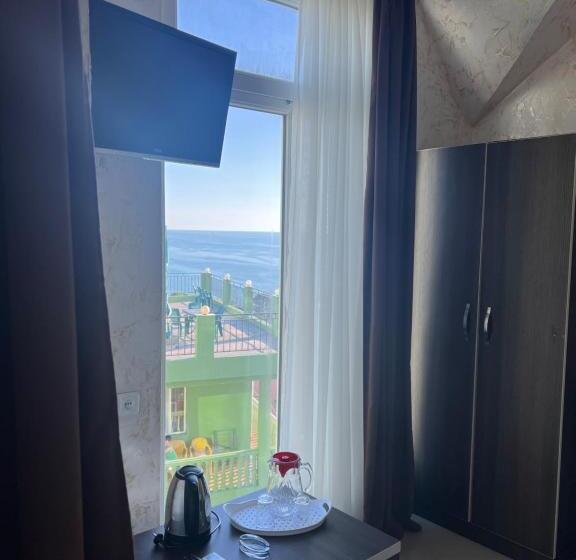 اتاق لوکس با چشمانداز دریا, Inn David