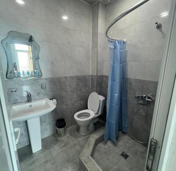 اتاق سه نفره دلوکس با چشمانداز دریا, Inn David