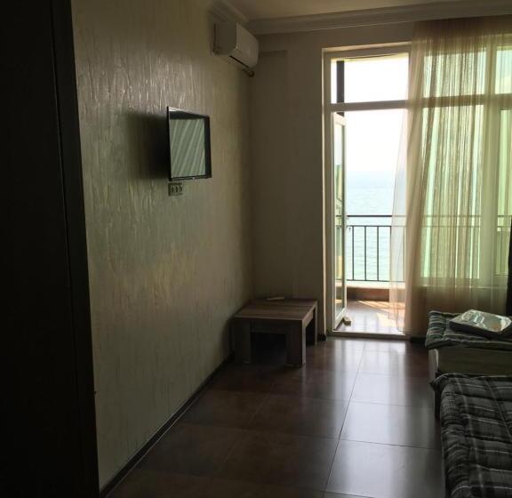 اتاق سه نفره دلوکس با چشمانداز دریا, Inn David