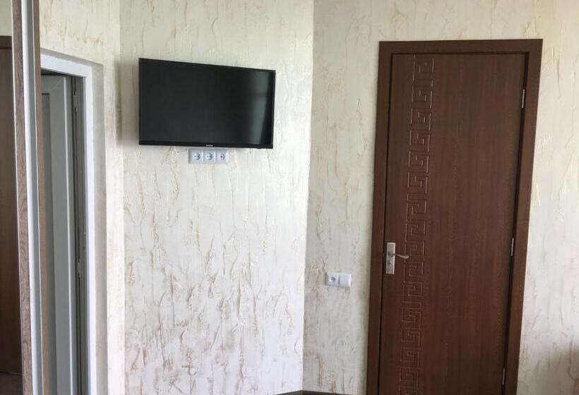 اتاق سه نفره دلوکس با چشمانداز دریا, Inn David