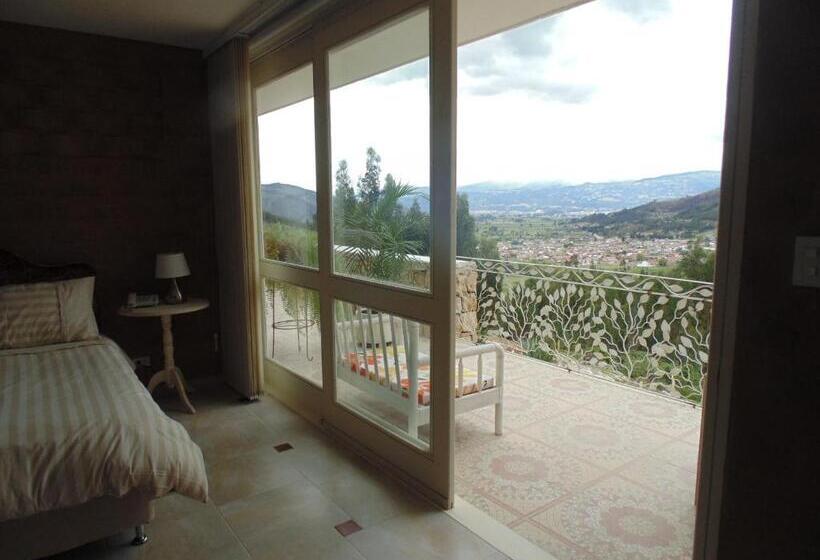 バルコニー付スタンダード４ベッドルーム, Bella Tierra Hotel Boutique