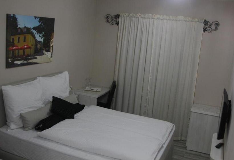 اتاق لوکس, Bakarni Lonac