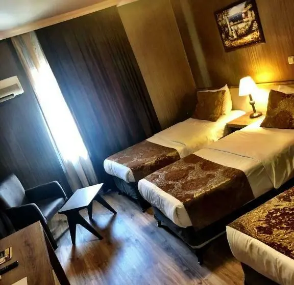 庭の見えるスタンダードトリプルルーム, Family Resort