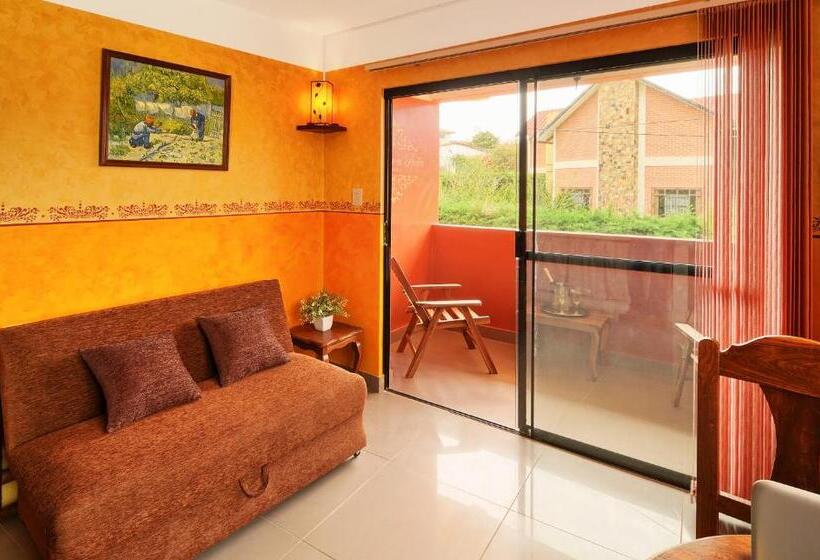 سوئیت جونیور با چشمانداز کوهستان, La Vida Es Bella