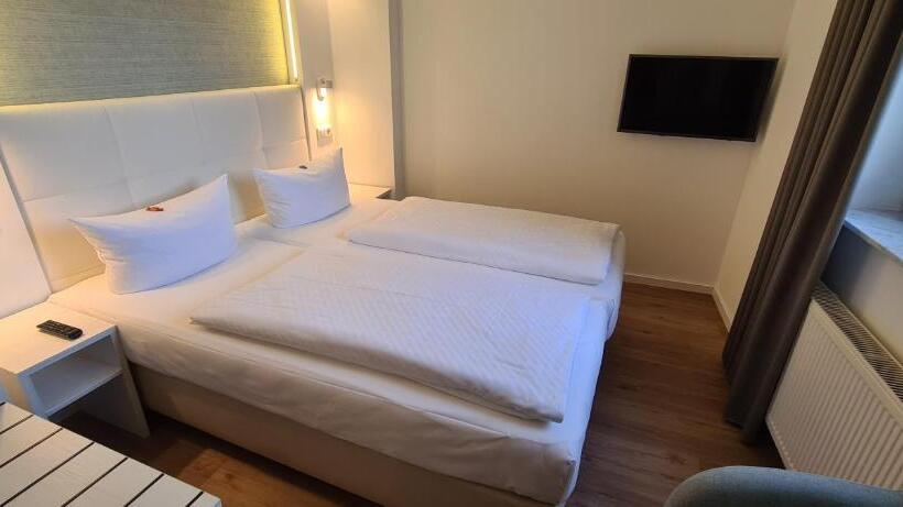 기본룸, Spreeufer