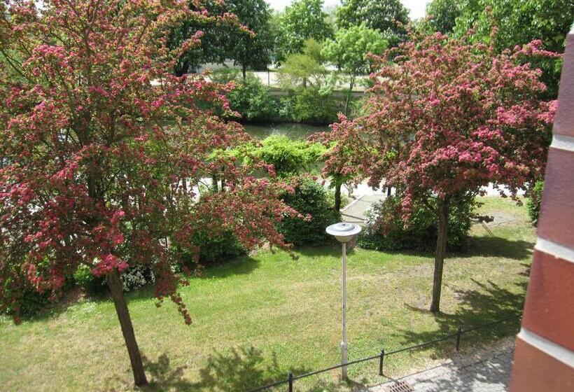 침실 2개 아파트, Spreeufer