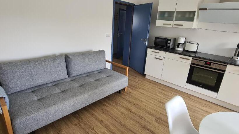 침실 1개 아파트, Spreeufer