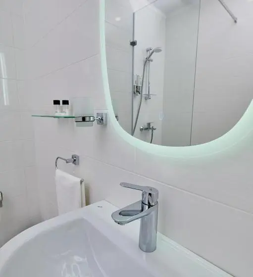 اتاق سوپریور با تخت بزرگ, Victoria