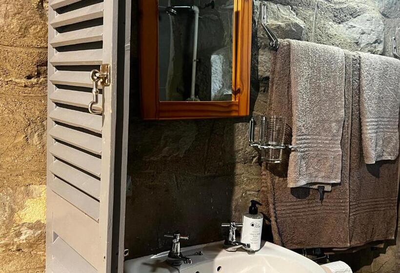 شاليه غرفة نوم واحدة, Wyford Farm