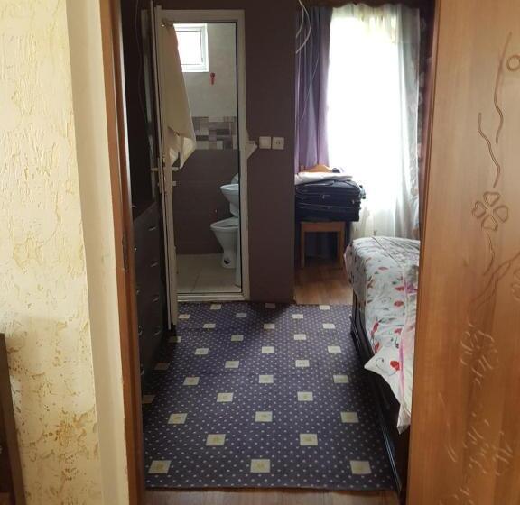 اتاق خانوادگی, Gios Guest House