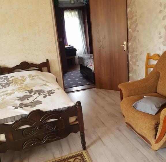 اتاق خانوادگی, Gios Guest House