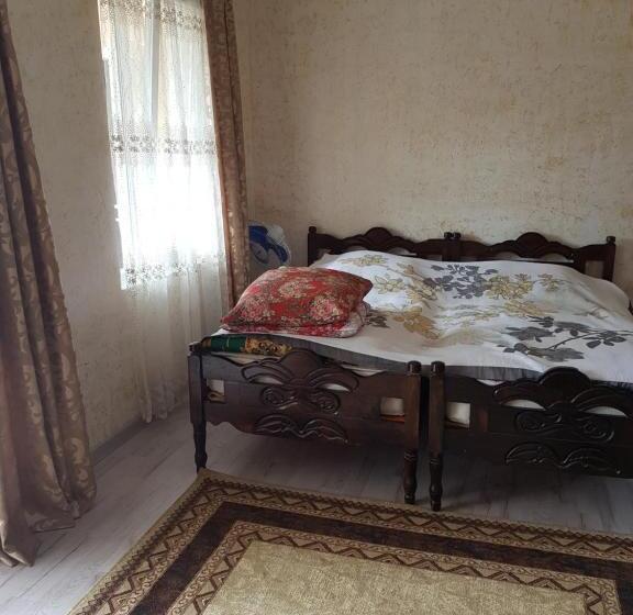 اتاق خانوادگی, Gios Guest House