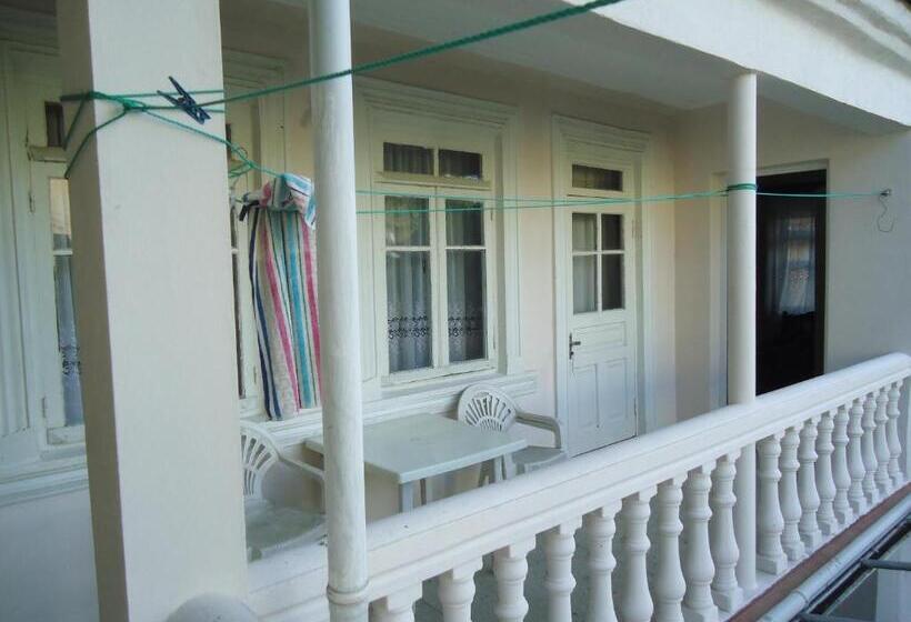 اتاق استاندارد با چشمانداز, Gios Guest House