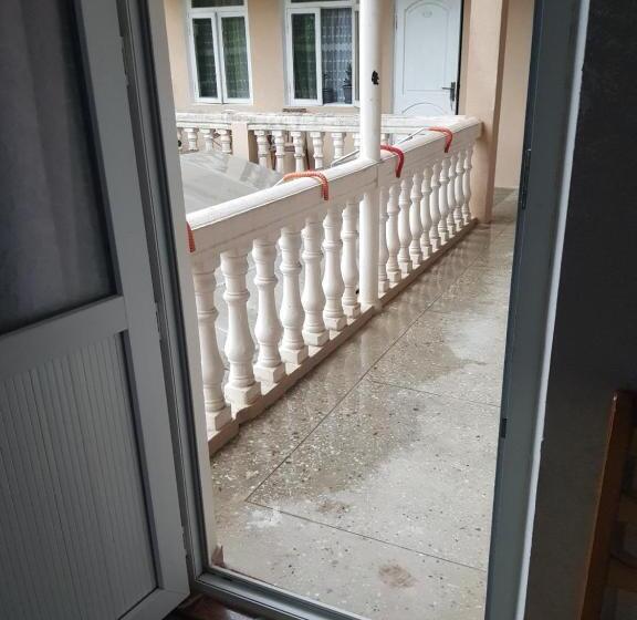 اتاق استاندارد با چشم‌انداز, Gios Guest House