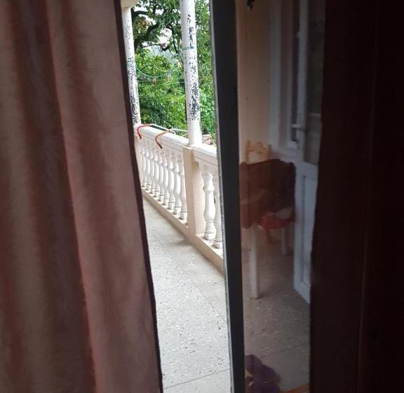 اتاق استاندارد با چشمانداز باغ, Gios Guest House