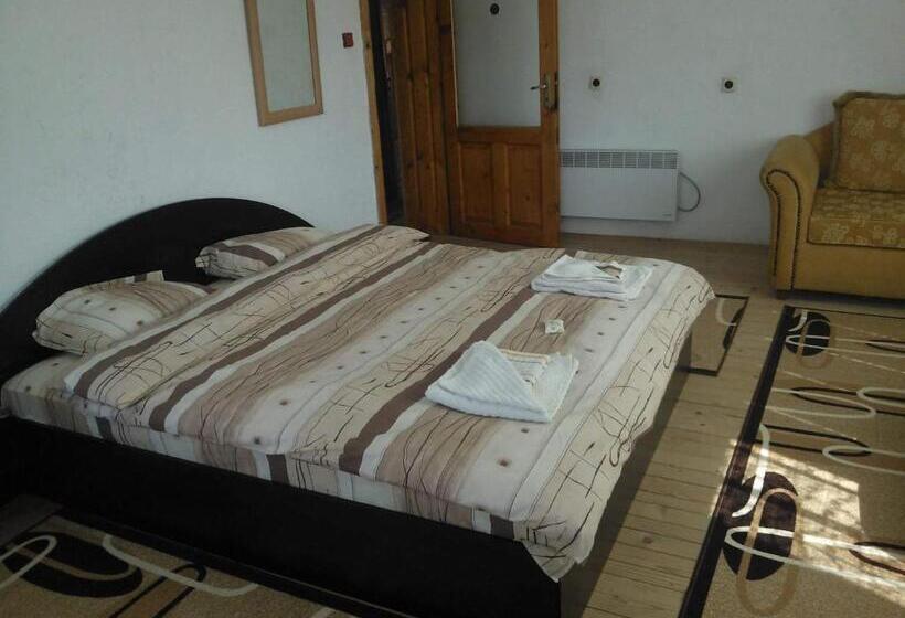 Номер Economy с общей ванной комнатой, Guest House Jani