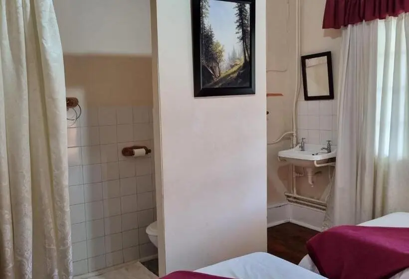 Perhehuone, Mountain View Country Inn