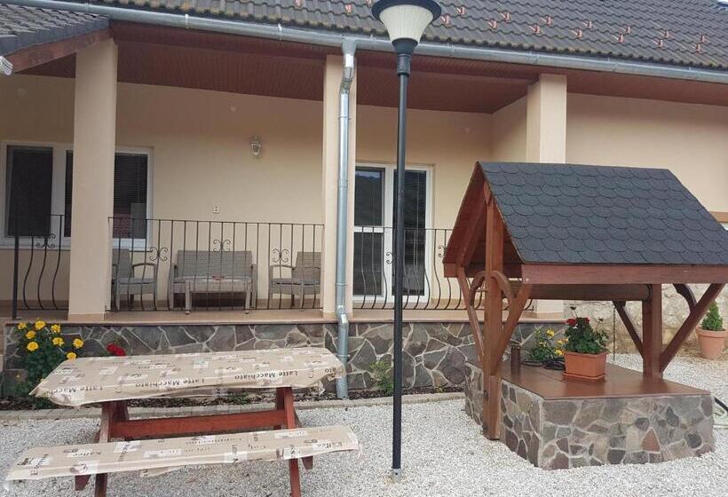 Номер Стандарт Трехместный, Penzión Bernáth