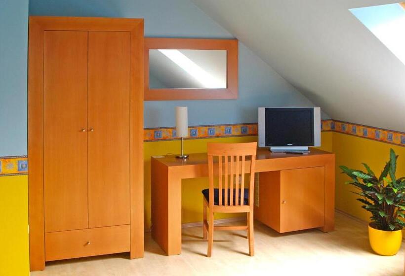 Quarto Basic, Penzion Bene