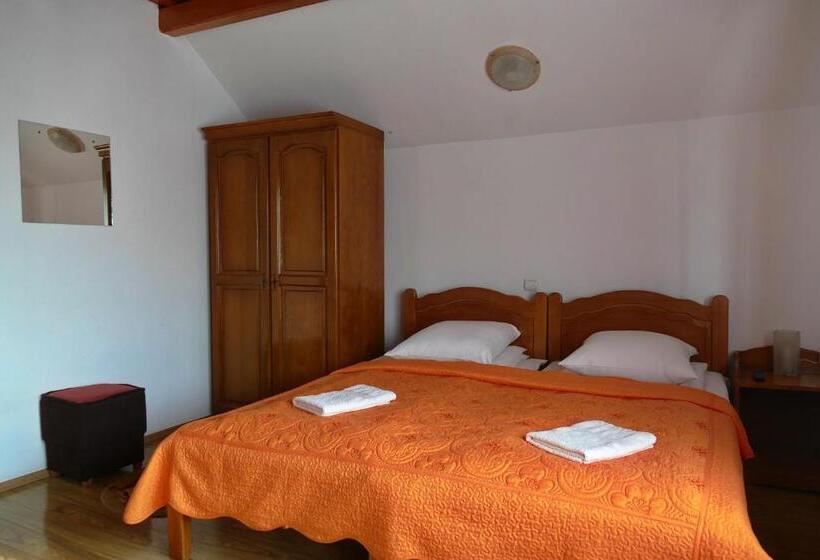 חדר סטנדרט, Pensiunea Teodora Teleptean