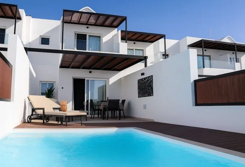 Villa, 3 Makuuhuonetta ja Merinäköala, Serena Del Mar By Livvo