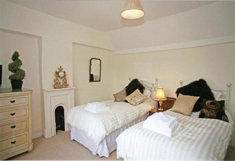 غرفة عائلية, West End Lodge