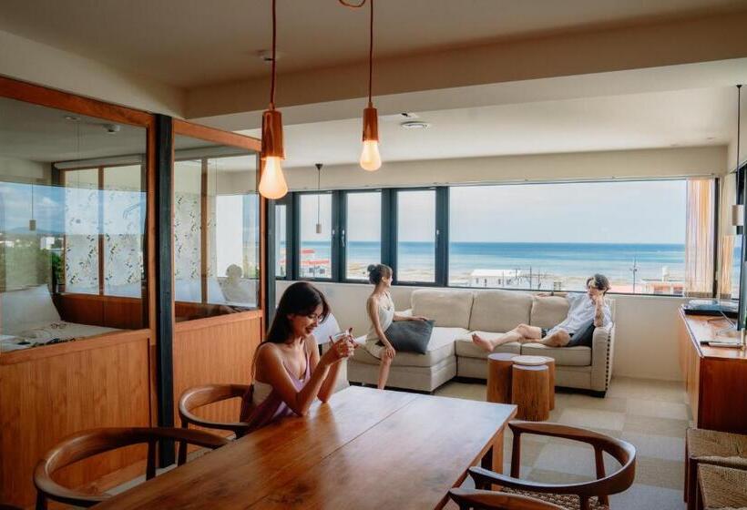 キングサイズベッドのスイートルーム, Blue Steak Wonder Nagahama Okinawa Yomitan