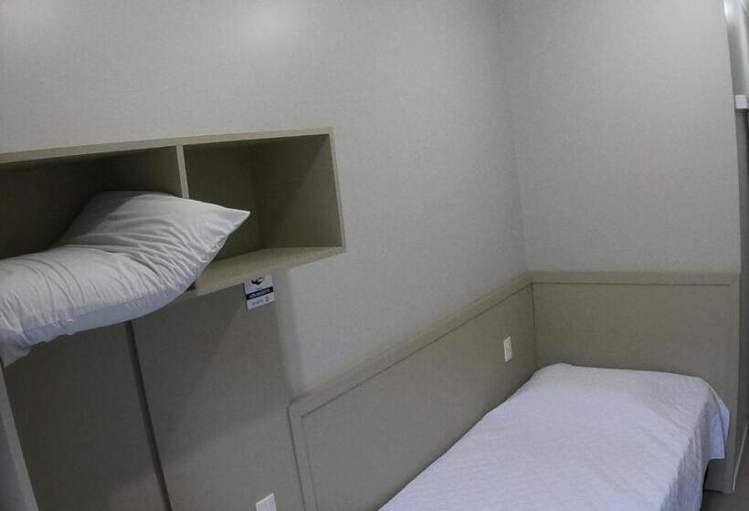 Quarto Triplo Estandar, Id