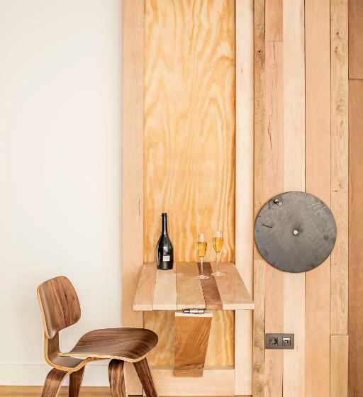 חדר סטנדרט, Somiatruites