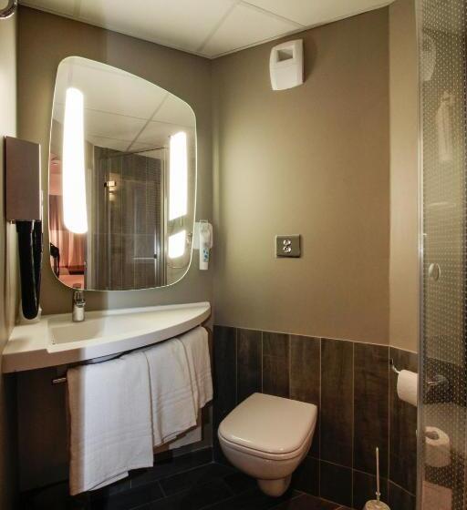 חדר סטנדרט לשלושה, Ibis Cahors