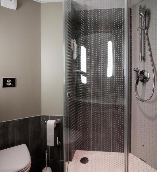 חדר סטנדרט לארבעה, Ibis Cahors