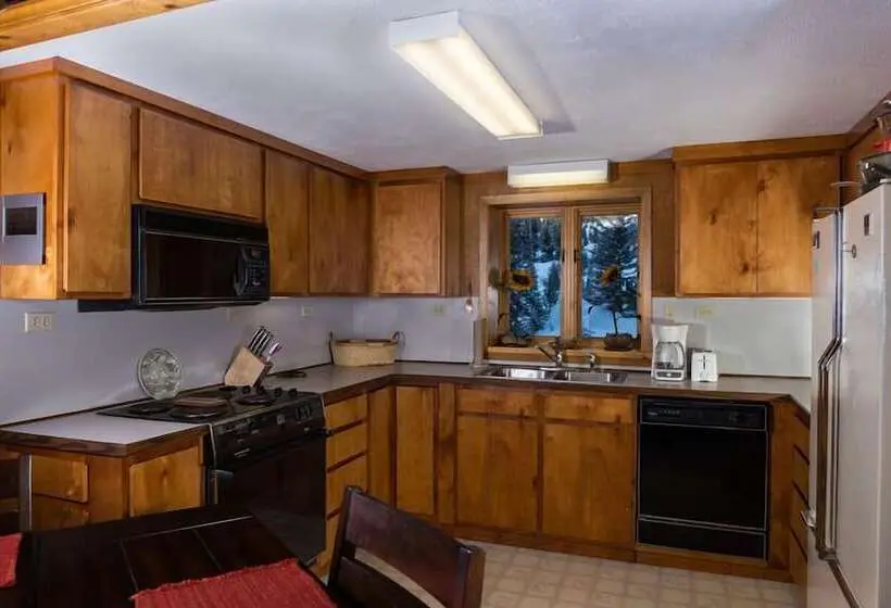Talo 1 Makuuhuone, Silver Gate Lodging