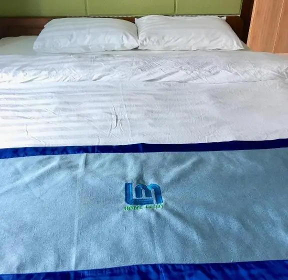 اتاق لوکس با بالکن, Lê My
