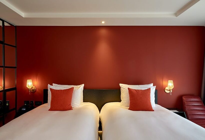 标准间, Alice And Trunk