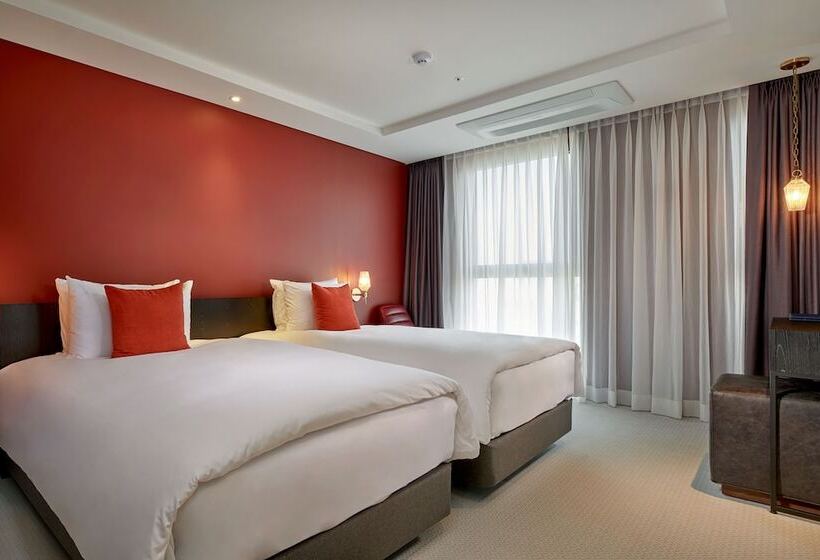 标准间, Alice And Trunk