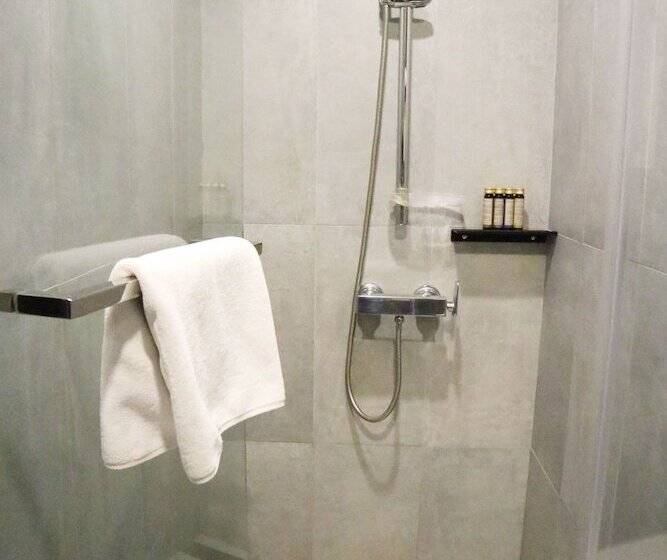 家庭间, Alice And Trunk