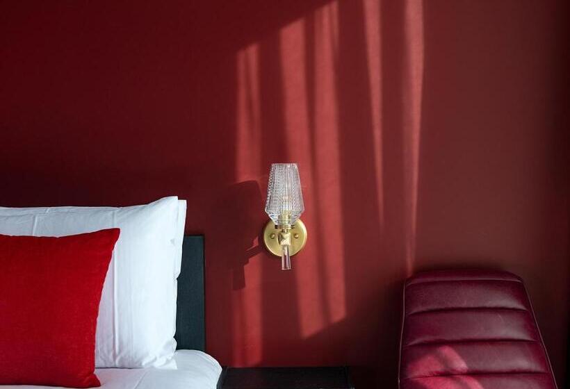 家庭间, Alice And Trunk