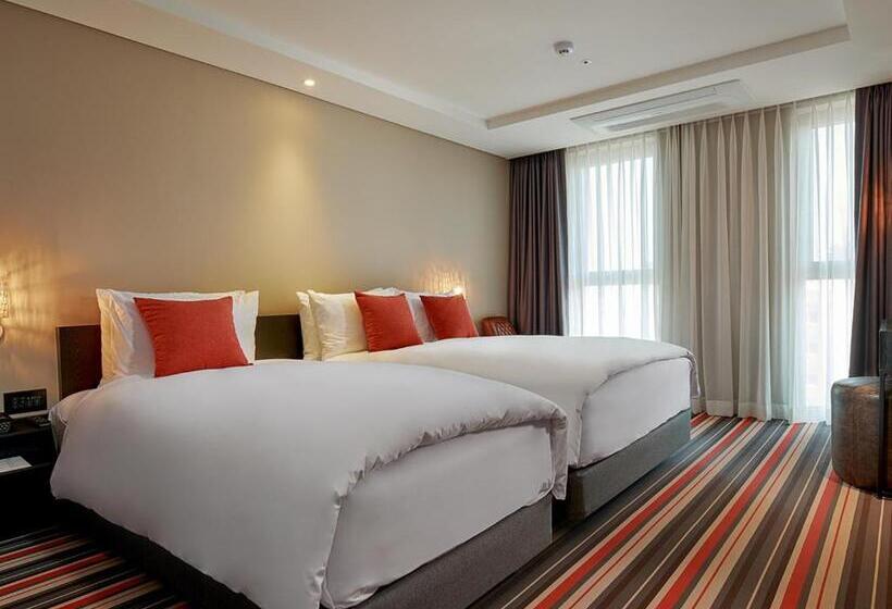 家庭间, Alice And Trunk