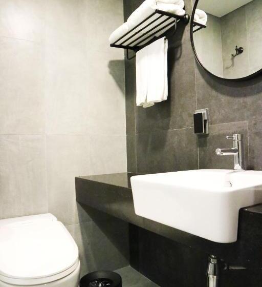 家庭间, Alice And Trunk