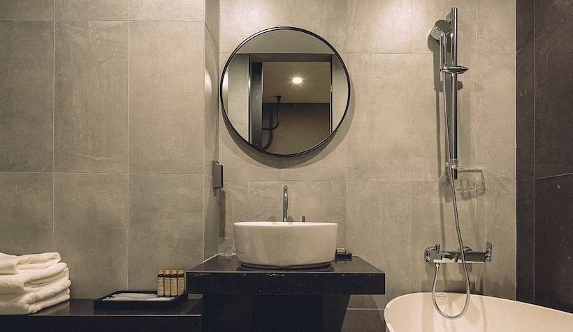 标准间, Alice And Trunk