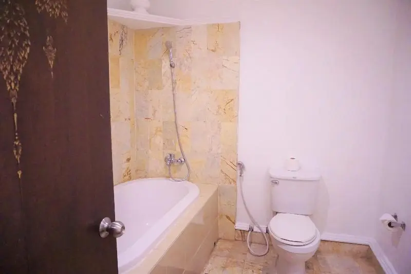 キングサイズベッドのデラックスルーム, Amaravati Wellness Center And Resort