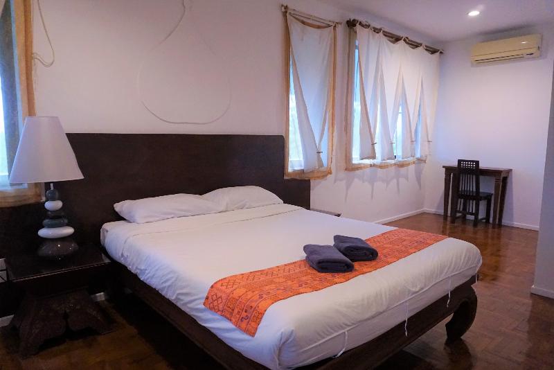 חדר דחוקס עם מיטת קינג, Amaravati Wellness Center And Resort