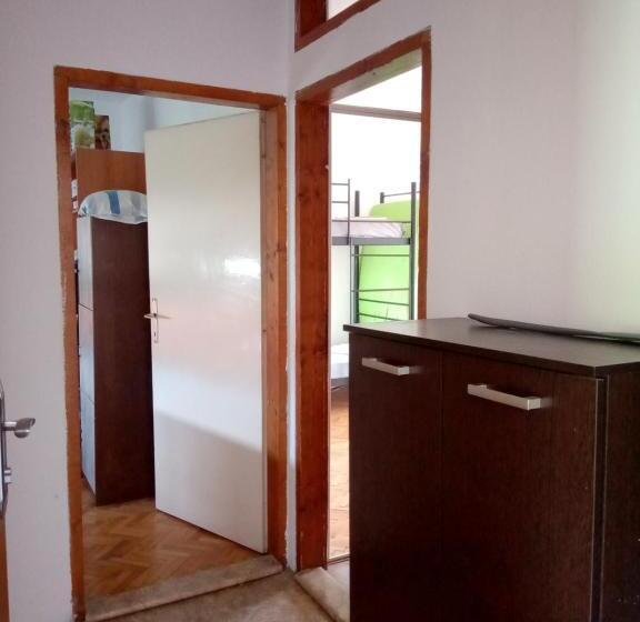 تختخواب در اتاق مشترک, Hostel Olea