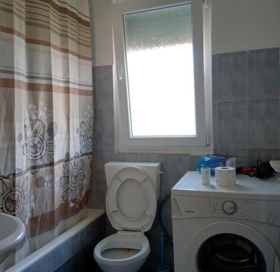 تختخواب در اتاق مشترک, Hostel Olea