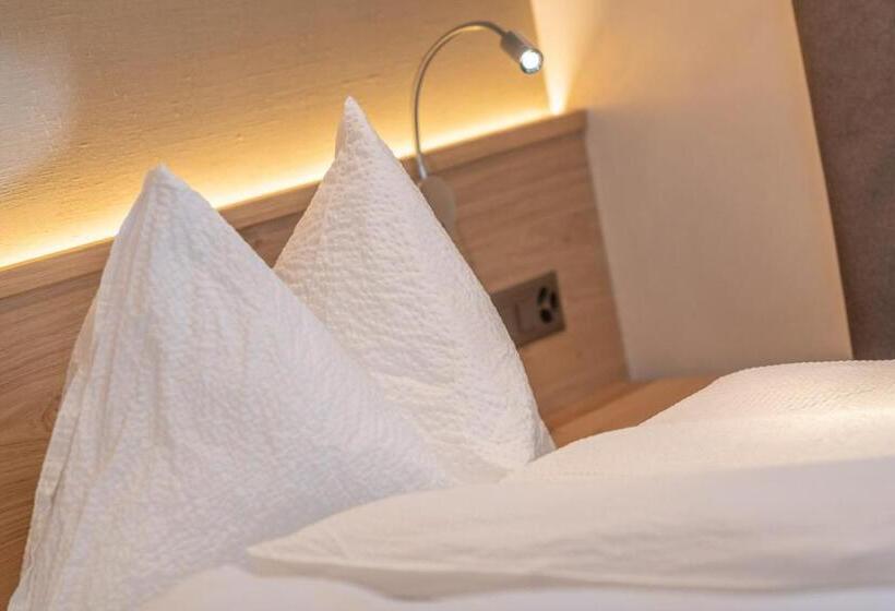 Номер Стандарт, Heimatlodge