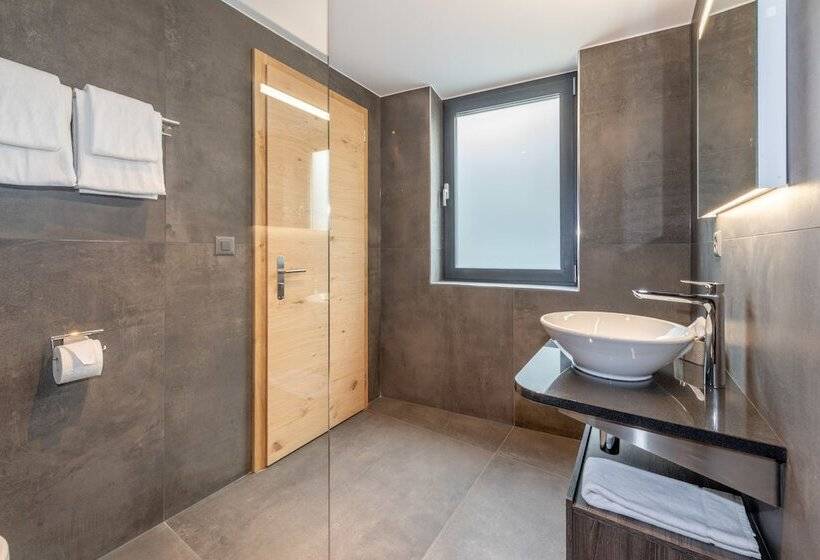 Номер Стандарт, Heimatlodge