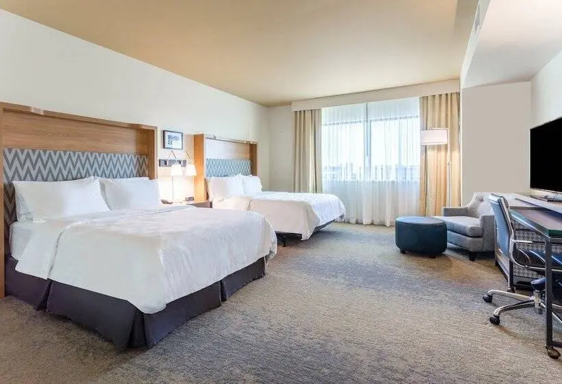 Sviitti Liikuntarajoitteisille, Holiday Inn & Suites Cedar Falls Waterloo Event Ctr, An Ihg